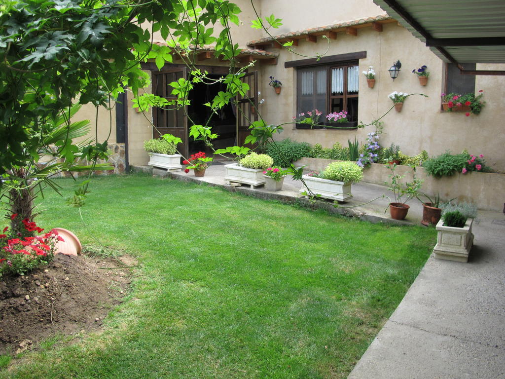 Albergue San Pelayo Villarente ภายนอก รูปภาพ