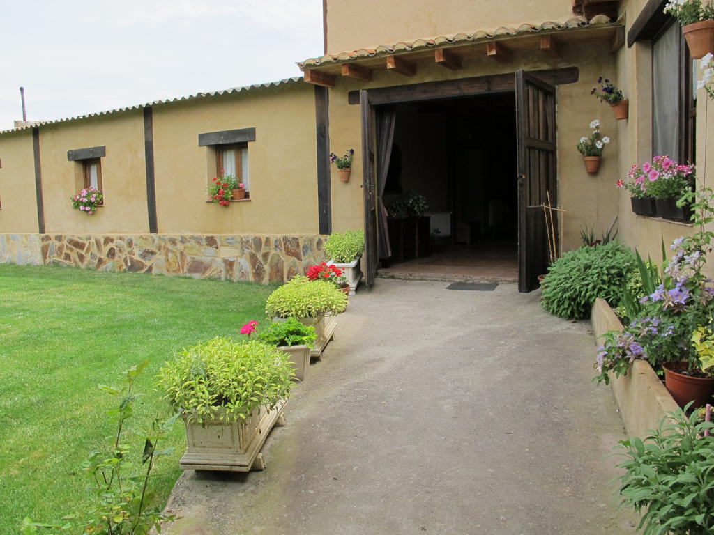 Albergue San Pelayo Villarente ภายนอก รูปภาพ